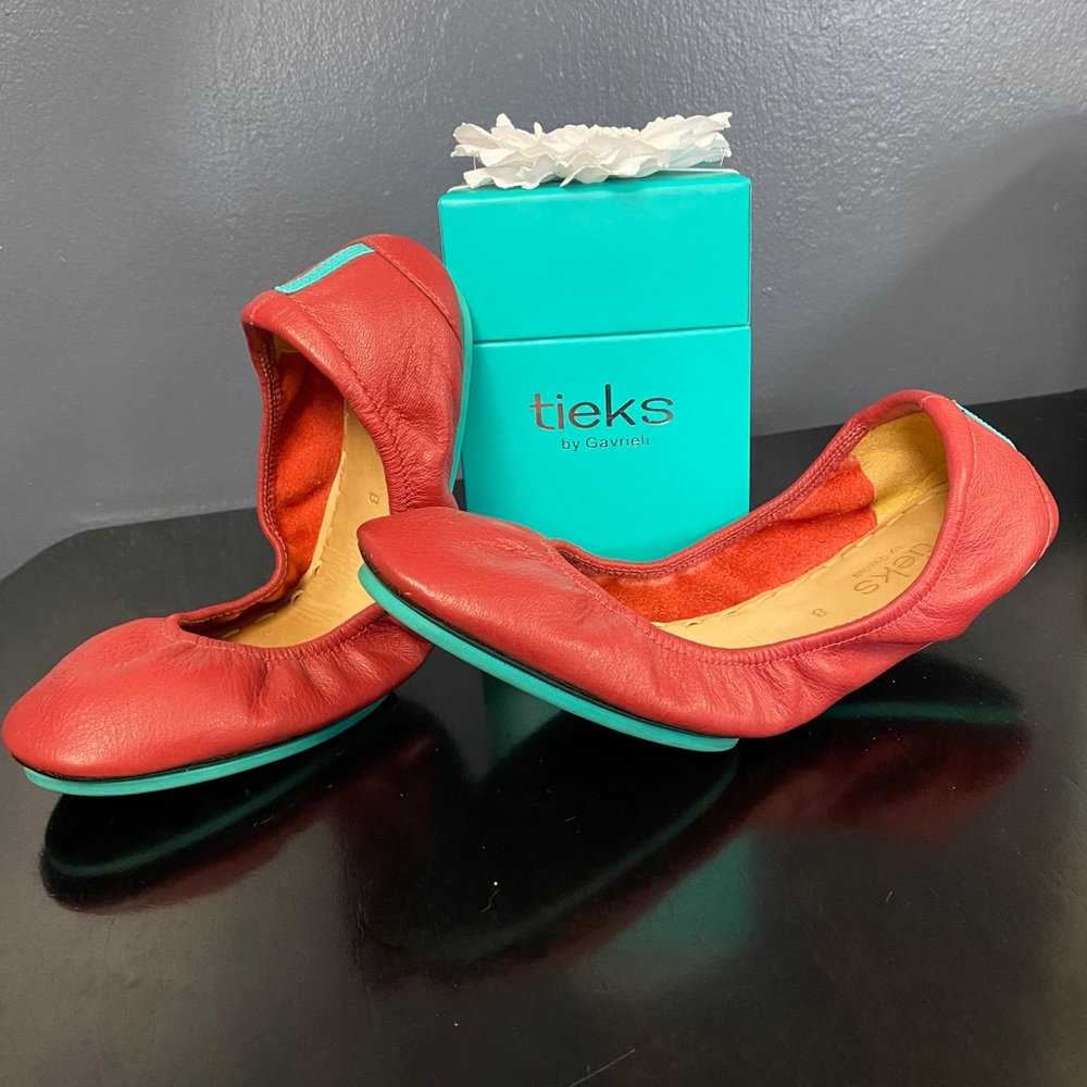 Tieks size 8 in Cardinal Red